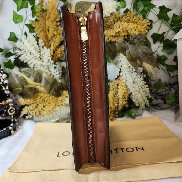 Authentic Louis Vuitton Monogram Toiletry Pouch with Dust Bag - Picture 8 of 17